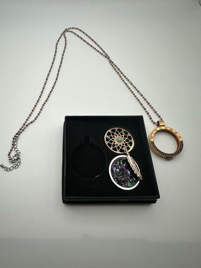 Mi Moneda Type Necklaces