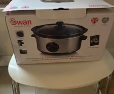 Slow cooker