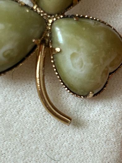 Vintage Gold Tone Connemara Shamrock / Clover Brooch