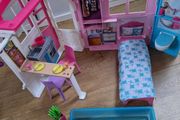 Barbie Fold and Go House