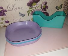 Set of plastic plates with storage holder