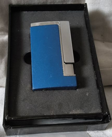 boxed cigarette lighter