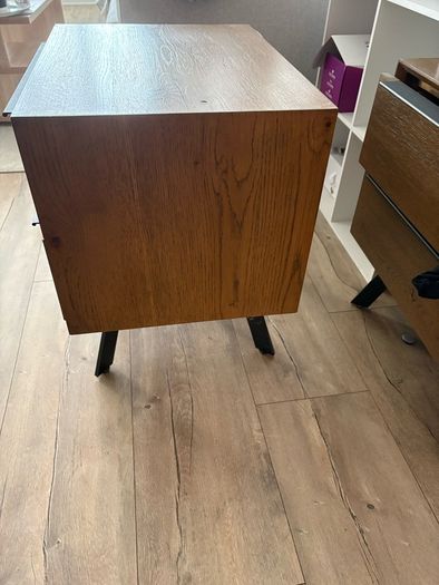 Oak veneer lockers