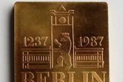 East Germany DDR 1987 Official State Mint commemorative souvenir medal 750 years Berlin