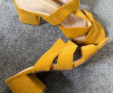 M&S Yellow Mustard Multi Strap Sandals Size 3.5!