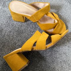 M&S Yellow Mustard Multi Strap Sandals Size 3.5!