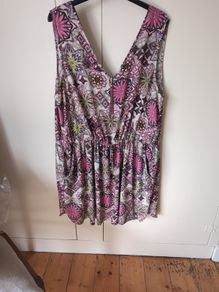 Sundress Size 18 Adjustable Waist & Pockets