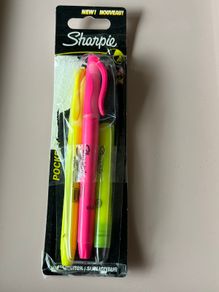 3 Sharpie Markers
