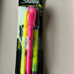 3 Sharpie Markers