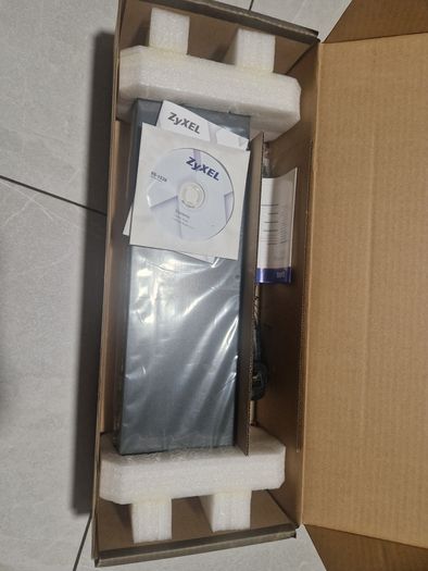 Zyxel ES-1528