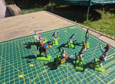 toy soldiers