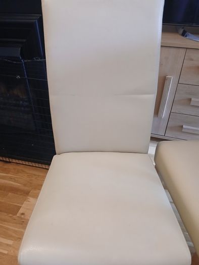4  dining room chairs