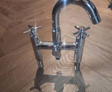 Bath Shower Mixer Tap, Small Spout & Cross Handles