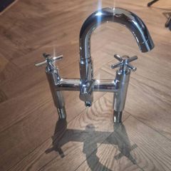 Bath Shower Mixer Tap, Small Spout & Cross Handles