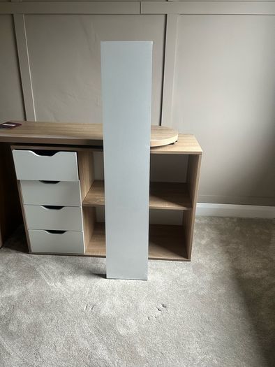 4 x Floating shelves