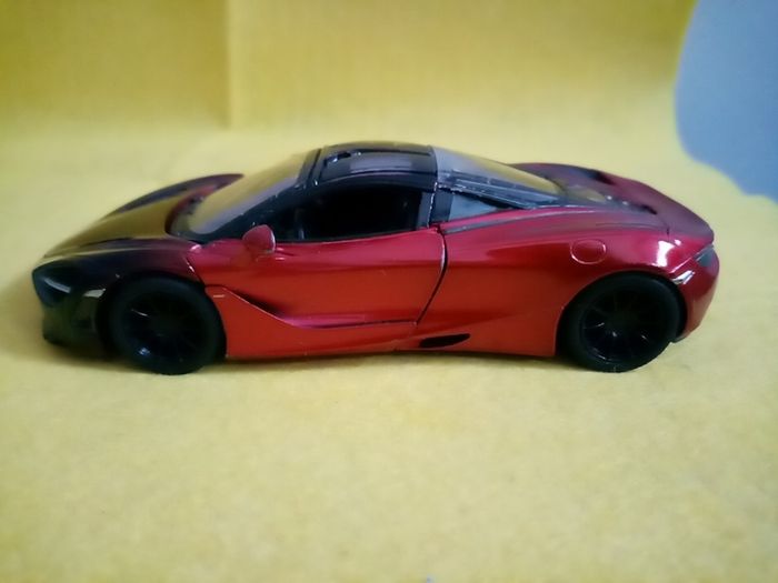 Maclaren 720S KT5403 Scale 1/36 Kinsmart car