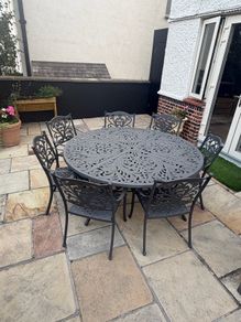 Cast Aluminium Garden Table & Chairs