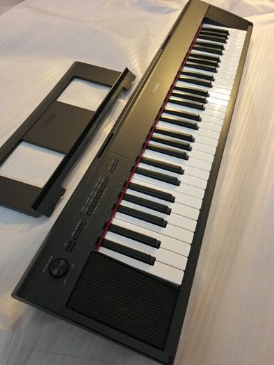 YAMAHA Piaggero NP-12 portable piano