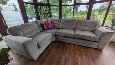 Large Corner Couch / Sofa