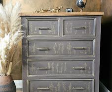 Chest of drawers