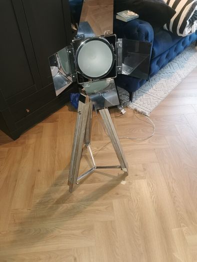 floor lamp
