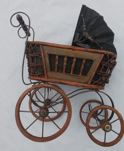 Vintage 1920s Doll Carriage