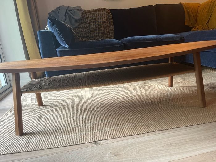 oval coffee table