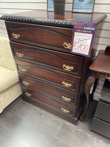 chest of drawers