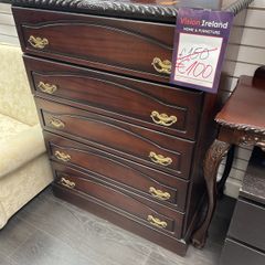chest of drawers