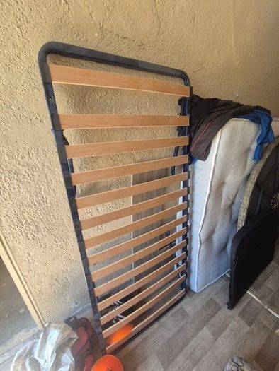 Single bed with pull out spare