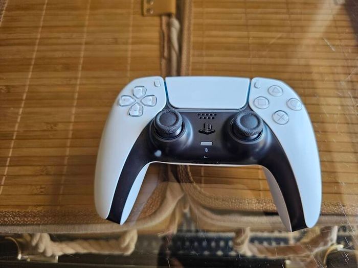 Official Sony PlayStation 5 DualSense Controller White, Great Condition