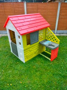 children play house