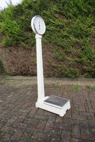 1967 vintage H. Fereday & Sons Ltd. column / lollipop scale
