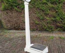 1967 vintage H. Fereday & Sons Ltd. column / lollipop scale