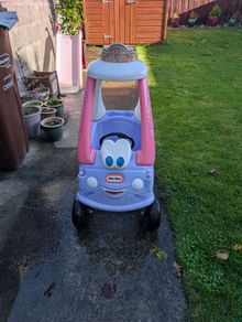 Little tikes cozy coupe car
