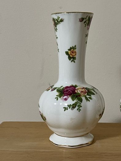 Royal Albert Old Country Roses vases