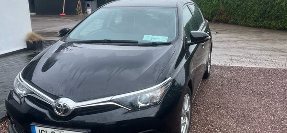 Black Toyota Auris 2016