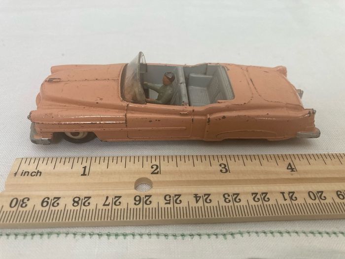 Dinky 131. Cadillac Eldorado. 1956/61.