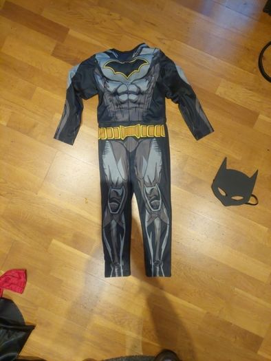 costume