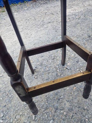 pub table & chairs