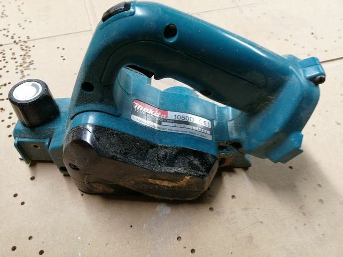 Lots of Old 12 + 14.4 Volt Makita tools in PWO