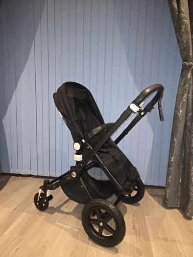 Immaculate Bugaboo Cameleon 3 plus with car seat and Isofix base