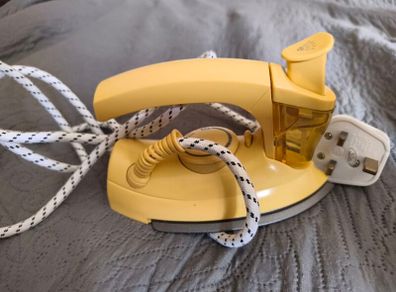 Hinari Travel Iron