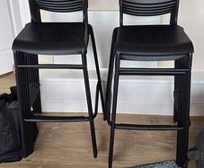 Bar stools - like new