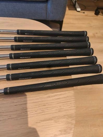Mizuno MP-54 irons (PW - 4 iron) - Right Handed
