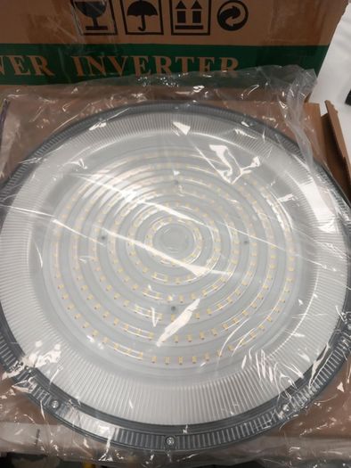 UFO LED LIGHT 200W (brand new in box)