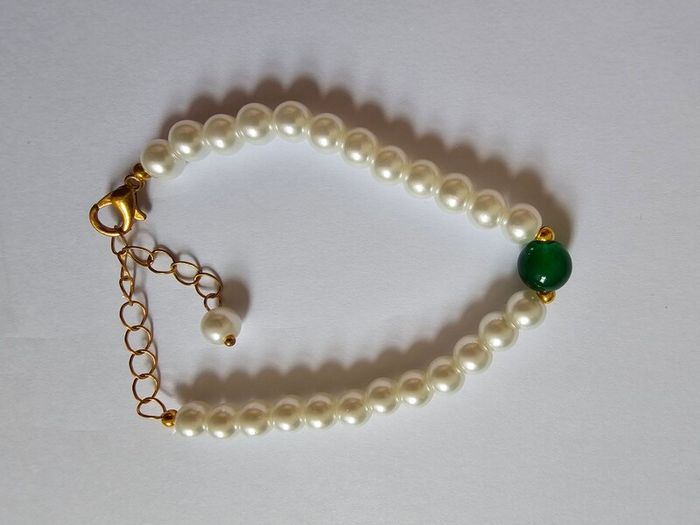 Brand New Pearl-Style Bracelet