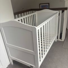 Cot bed