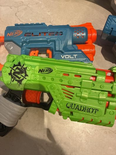 Nerf guns x4