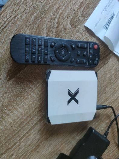 This Android TV box features dual band Wi-Fi and Bluetooth